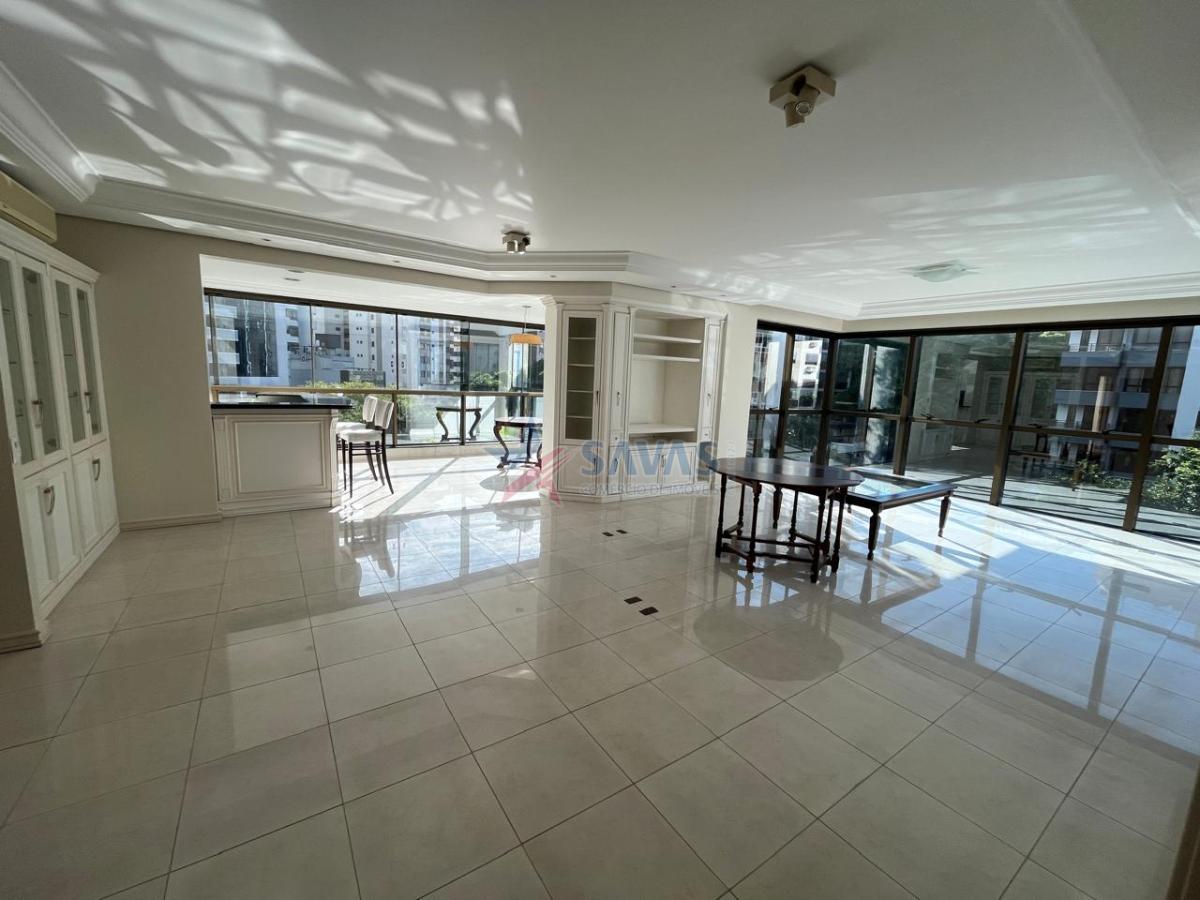 MARAVILHOSO 3 SUÍTES - 3 VAGAS - PERTO DO HIPPO